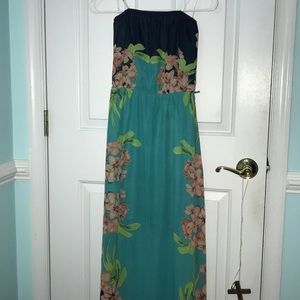 Very pretty sundress!